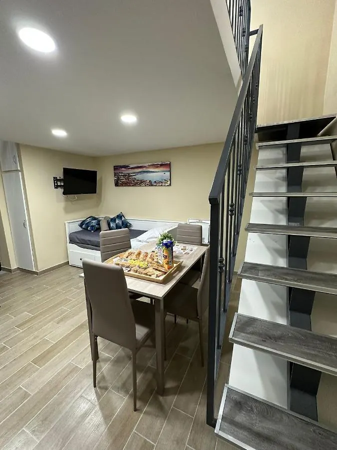 Bed and Breakfast Napoli Centro - La Casa Di Cate 0*, Neapol